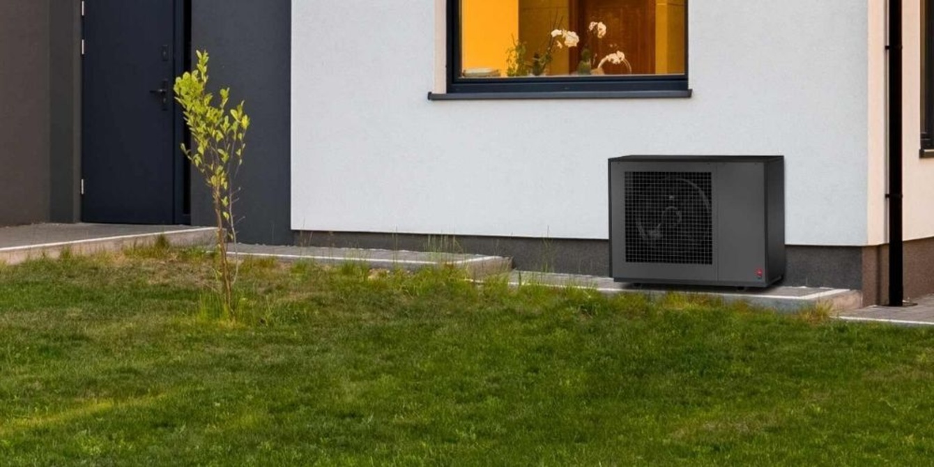 Schutz für die Wärmepumpe bei Schramm & Lorenz GmbH in Breitenbrunn OT Antonsthal